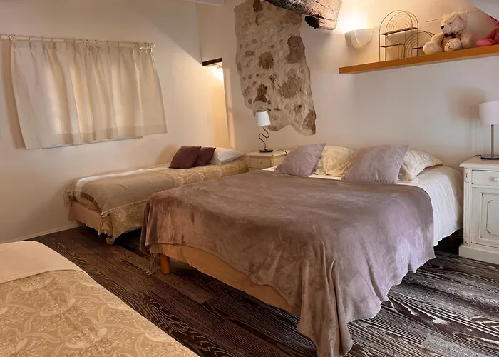 L\'Elegante - Maison De Ville Avec Bains A Remous - Parking Inclus